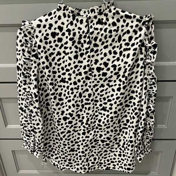 Ruffle-sleeve top in leopard satin crepe - Picture 5 of 6